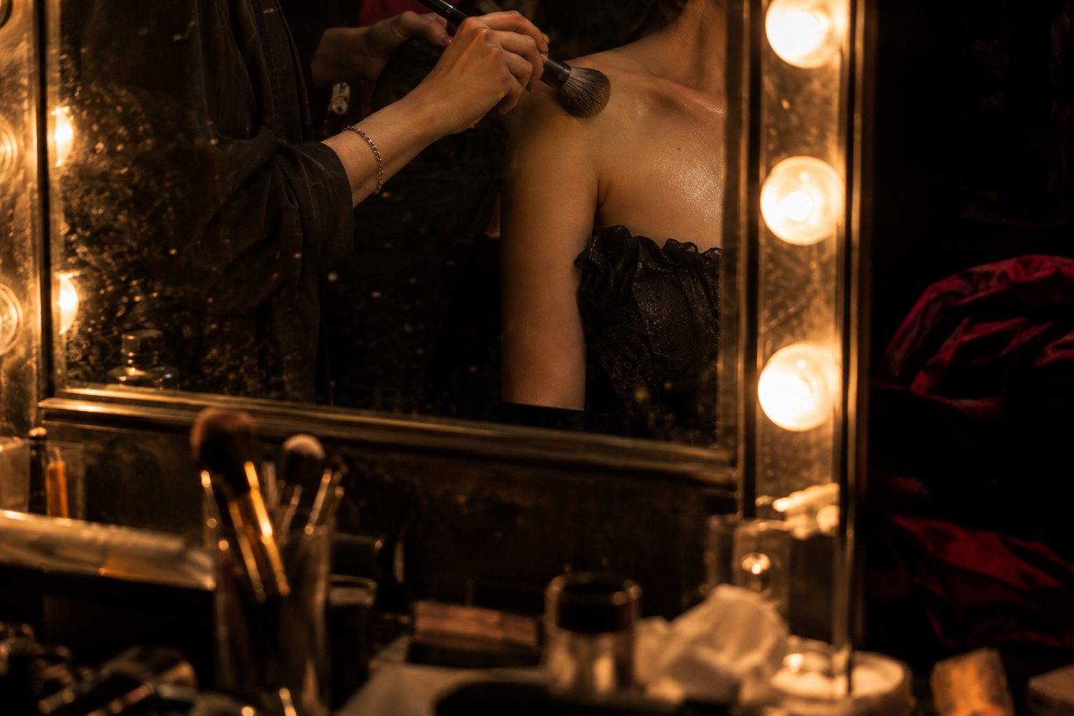 backstage-mirror.jpg