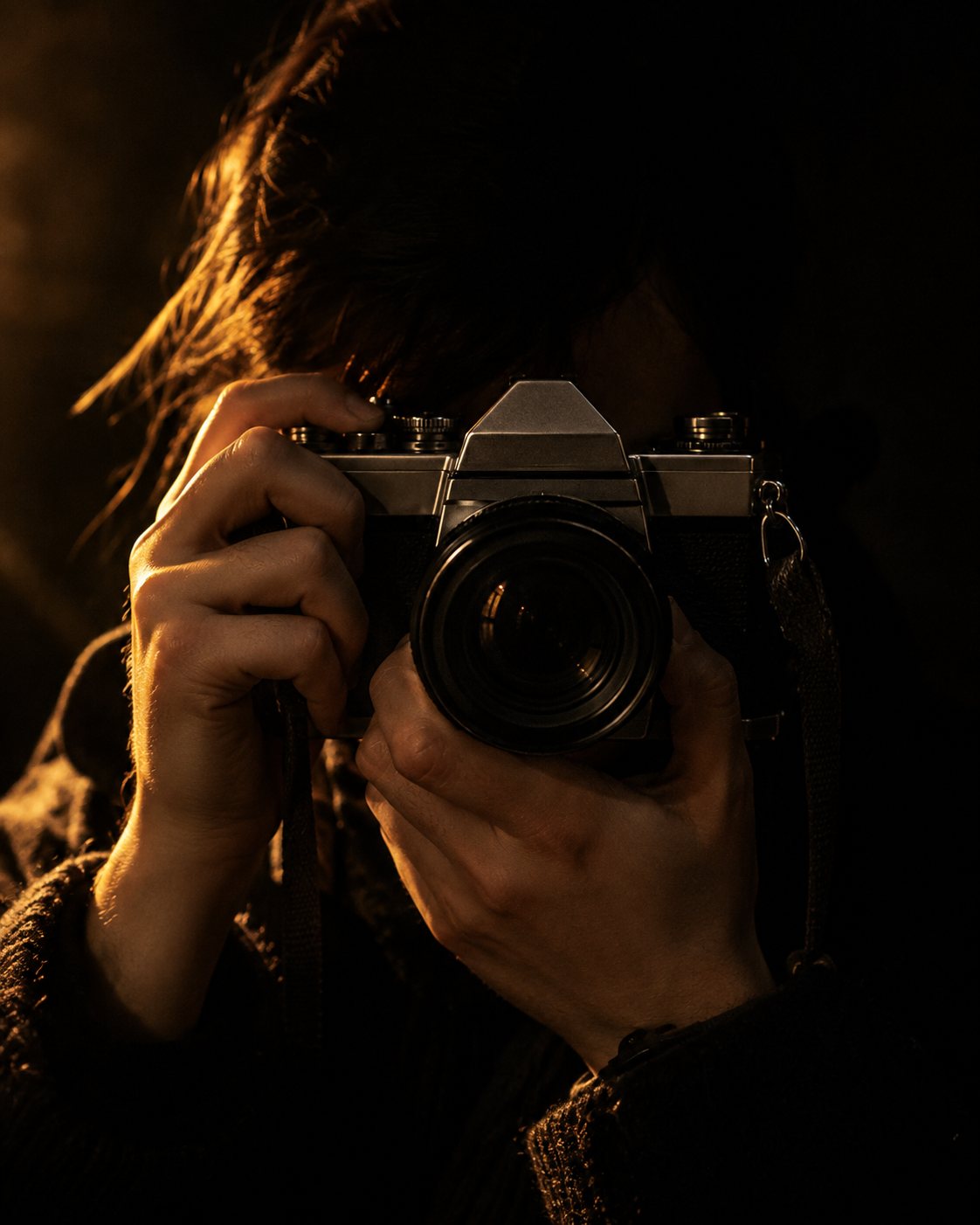 camera-hands.jpg